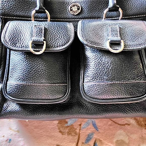 Vintage Dooney and Bourke.  Black  Very clean and well loved. - Picture 8 of 17